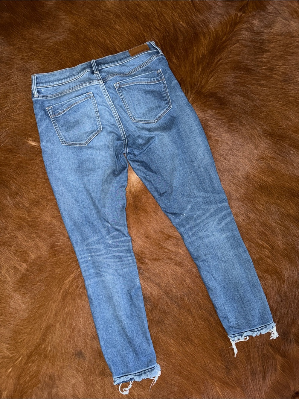 Express Distressed Mid Rise Ankle Legging - Picture 4 of 5